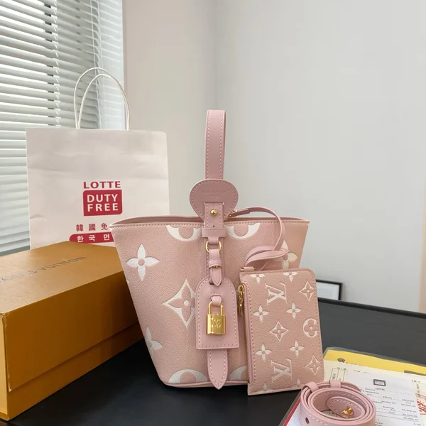 LV風ヴィンテージバケットバッグ ピンク牛革 鍵付き装飾付きチップモデル