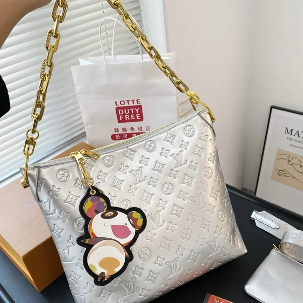 LV Bubblegramチェーンバッグ,ゴールドチェーンストラップ,女優＆ファッショニスタ愛用バッグ