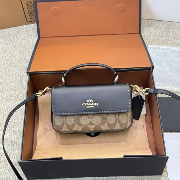 コーチJosieミニバッグ