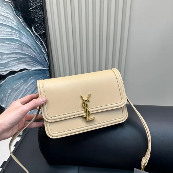YSLトーフバッグ,シンプルデザイン,カジュアル＆フェミニン,街で一番かわいいバッグ