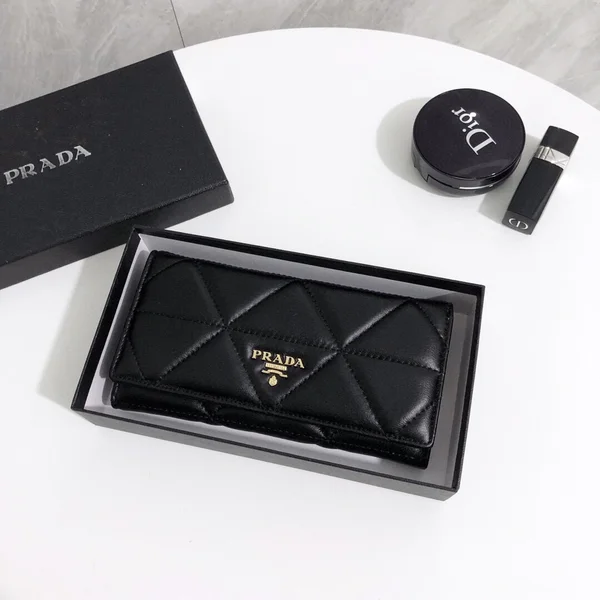Prada プラダ 二つ折り財布 ラムスキン 人気モデル メンズ レディース 19×10cm