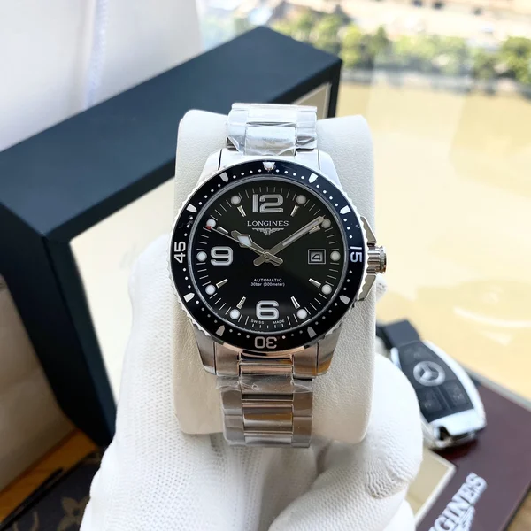 Longines ロンジン コンクエストシリーズ メンズ腕時計 40mm オートマチック 316ステンレススチール 精鋼ブレスレット